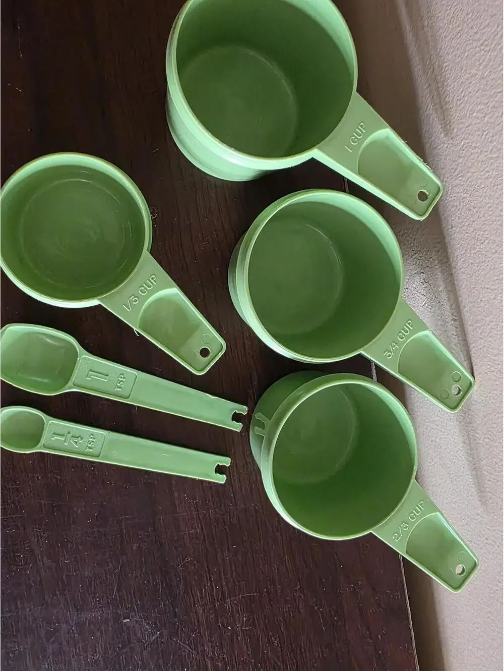 Vintage Tupperware Green Measuring Cups & Spoons Kitchenware